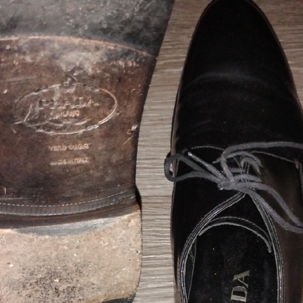 Prada Men's Classic Black Oxfords - Picture 7 of 8